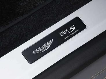 Aston Martin DBX S Gris — photo 21
