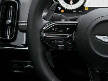 Aston Martin DBX S Gris — photo 26