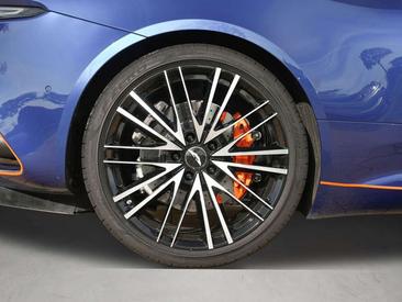 Aston Martin DBS Volante — photo 3
