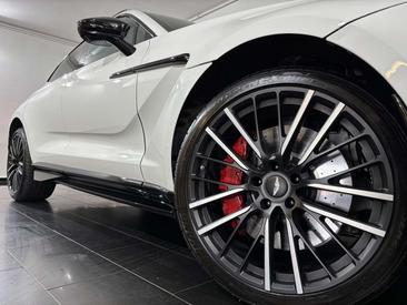 Aston Martin DBX 707 4.0 V8 — photo 5