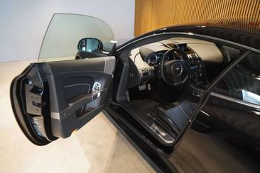 Aston Martin DB9 Coupe V12 6.0 — photo 11