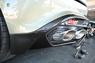 Aston Martin Vanquish Volante — photo 24