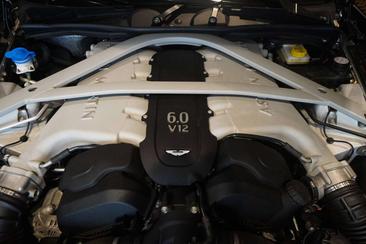 Aston Martin DB9 Coupe V12 6.0 — photo 18
