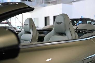 Aston Martin Vanquish Volante — photo 29