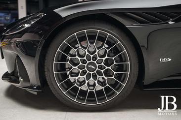 Aston Martin DBS V12 770 Ultimate Carbon Performance Seats — photo 19
