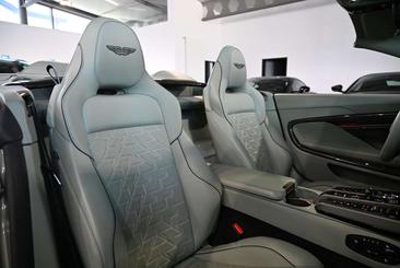 Aston Martin Vanquish Volante — photo 37