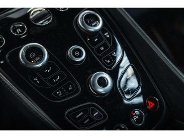 Aston Martin Vanquish V12 — photo 33