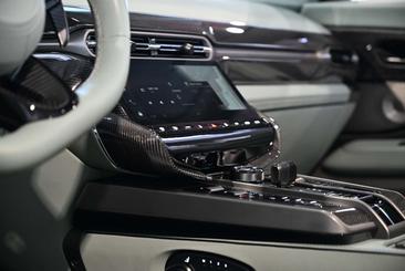 Aston Martin Vanquish Volante — photo 42