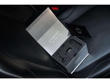 Aston Martin Vanquish V12 — photo 41