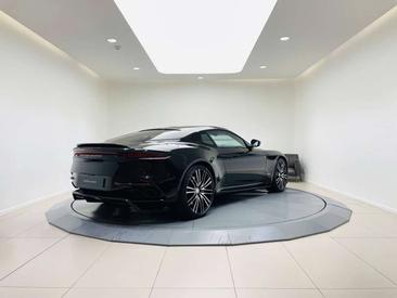 Aston Martin DBS V12 5.2 Superleggera — photo 2