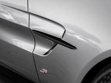 Aston Martin Vantage V8 — photo 17