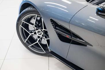Aston Martin Vanquish Volante — photo 30