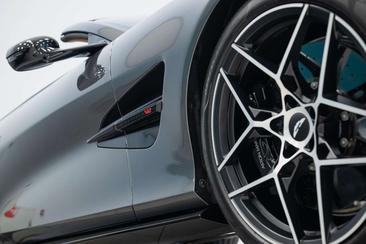 Aston Martin Vanquish Volante — photo 41
