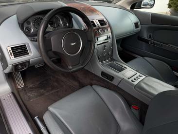 Aston Martin DB9 5.9 V12 Touchtronic — photo 17