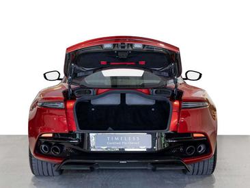 Aston Martin DBS Superleggera — photo 13