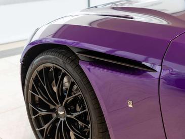 Aston Martin DB11 Coupé V8 — photo 9