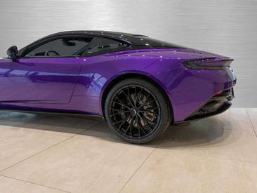 Aston Martin DB11 Coupé V8 — photo 16