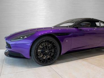 Aston Martin DB11 Coupé V8 — photo 17