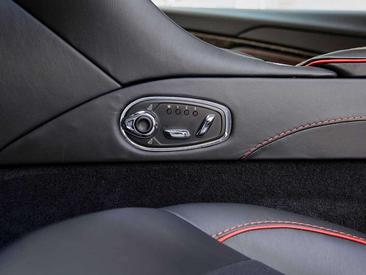 Aston Martin DBS Superleggera — photo 22