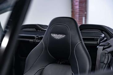 Aston Martin Vanquish Cabriolet V12 — photo 42