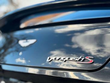 Aston Martin Vanquish Coupé V12 — photo 23