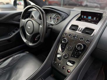Aston Martin Vanquish Coupé V12 — photo 28