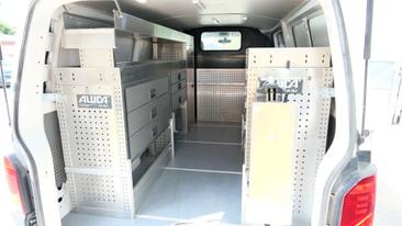 Volkswagen Transporter — photo 6