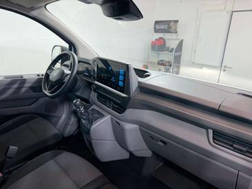 Volkswagen Transporter — photo 12