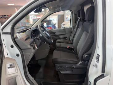 Volkswagen Transporter — photo 13