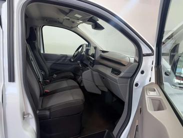 Volkswagen Transporter — photo 14