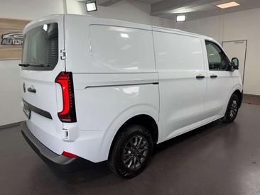 Volkswagen Transporter — photo 8