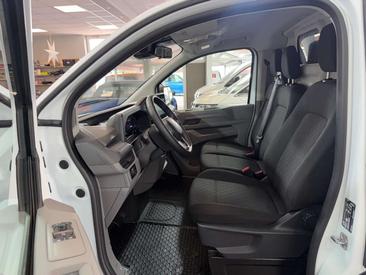 Volkswagen Transporter — photo 11