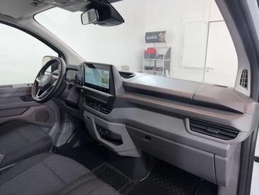 Volkswagen Transporter — photo 12