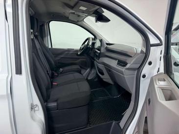 Volkswagen Transporter — photo 13