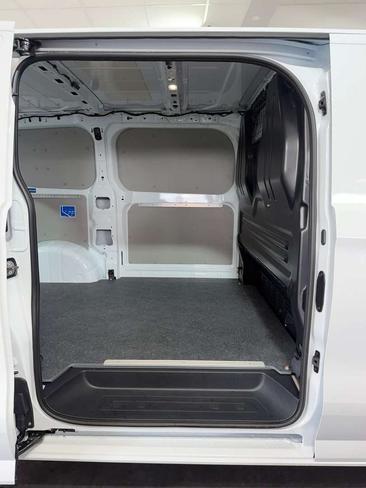 Volkswagen Transporter — photo 15