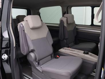 Volkswagen Multivan EHybrid 4M Life — photo 11