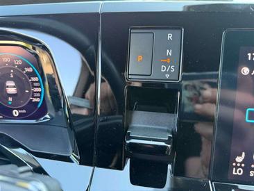 Volkswagen Multivan TDI Life — photo 13