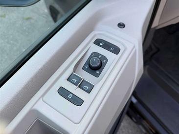 Volkswagen Multivan TDI Life — photo 15