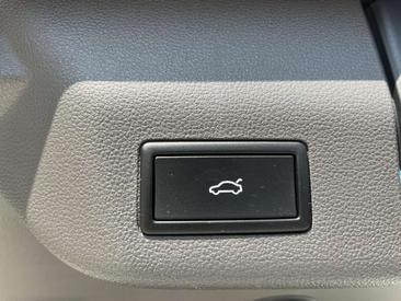 Volkswagen Multivan TDI Life — photo 6