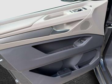 Volkswagen Multivan EHybrid 4Motion Edition — photo 5