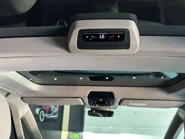 Volkswagen Multivan Edition — photo 13