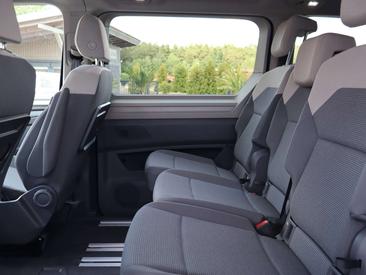 Volkswagen Multivan — photo 13