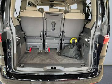 Volkswagen Multivan Hybrid Life — photo 13