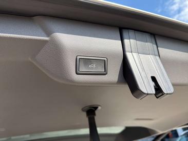 Volkswagen Multivan TDI Edition — photo 13