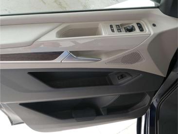 Volkswagen Multivan EHybrid Style — photo 20