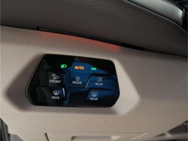 Volkswagen Multivan EHybrid Style — photo 22