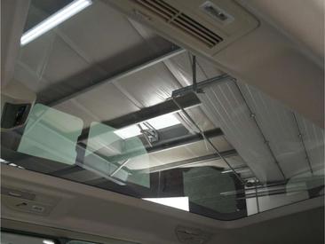 Volkswagen Multivan EHybrid Style — photo 24