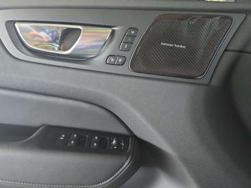 Volvo XC60 B5 Plus — photo 20