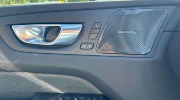 Volvo XC60 B5 Plus — photo 16