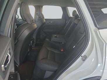 Volvo XC60 B5 Plus — photo 10
